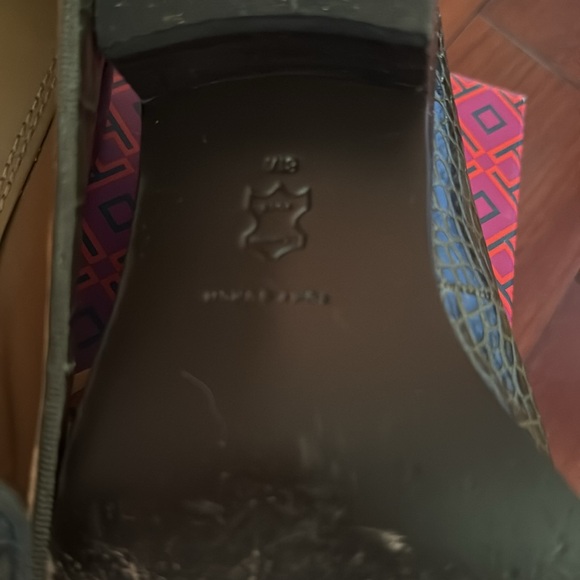 Stunning Tory Burch shoes. Croc effect leather, dark green. - Picture 4 of 4